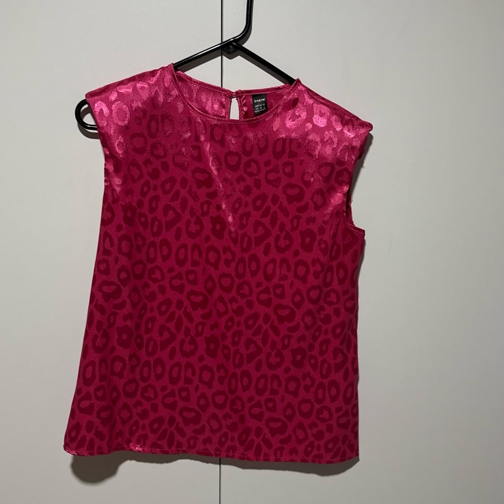 SHEIN Fuchsia Animal Print Top